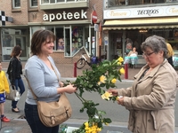 N-VA Menen zet de ultieme #Helfies in de bloemetjes
