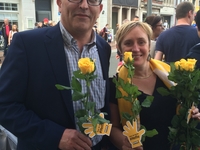 N-VA Menen zet de ultieme #Helfies in de bloemetjes