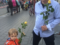 N-VA Menen zet de ultieme #Helfies in de bloemetjes