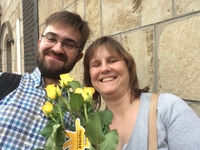 N-VA Menen zet de ultieme #Helfies in de bloemetjes