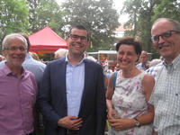 Schepenen Dirk Vanholme, Griet Vanryckegem en Renaat Vandenbulcke op 11 juli viering Kortrijk